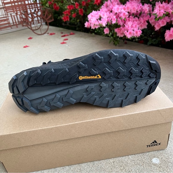 Adidas Terrex FREE HIKER 2.0 Hiking Shoes 9.5US BOOST Boot Core BLACK New w/Box - Picture 4 of 7